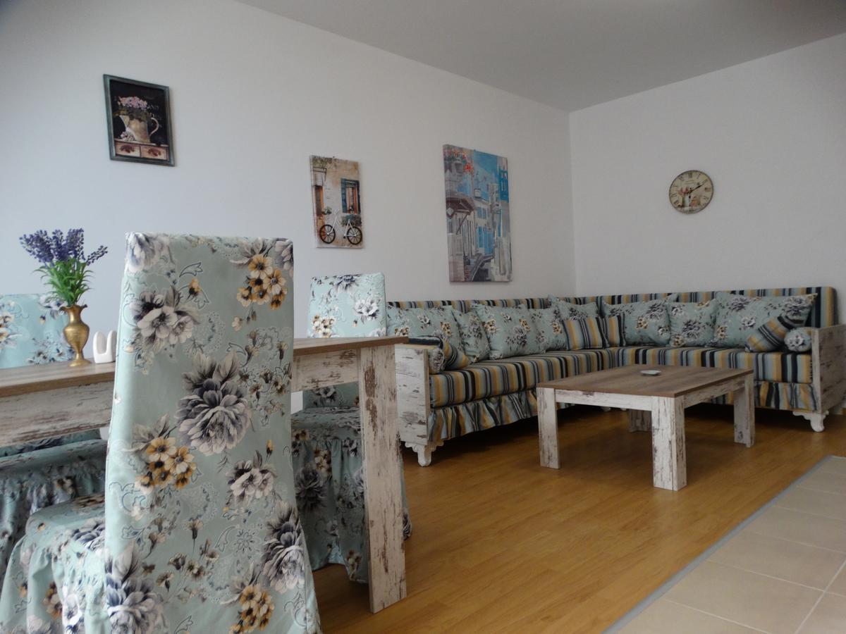 Lora Boutique Apartment Pomorie Ngoại thất bức ảnh