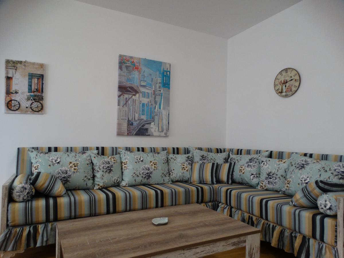 Lora Boutique Apartment Pomorie Ngoại thất bức ảnh
