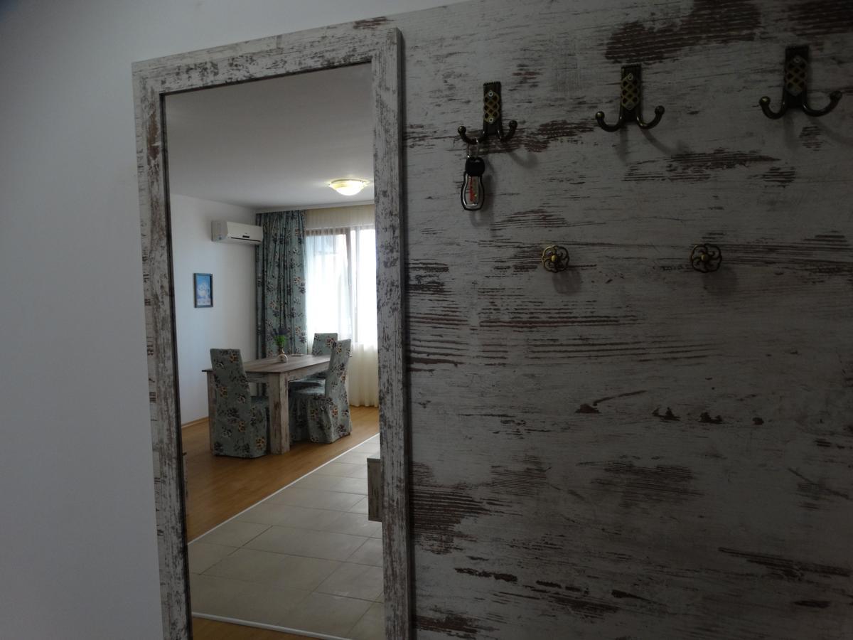 Lora Boutique Apartment Pomorie Ngoại thất bức ảnh