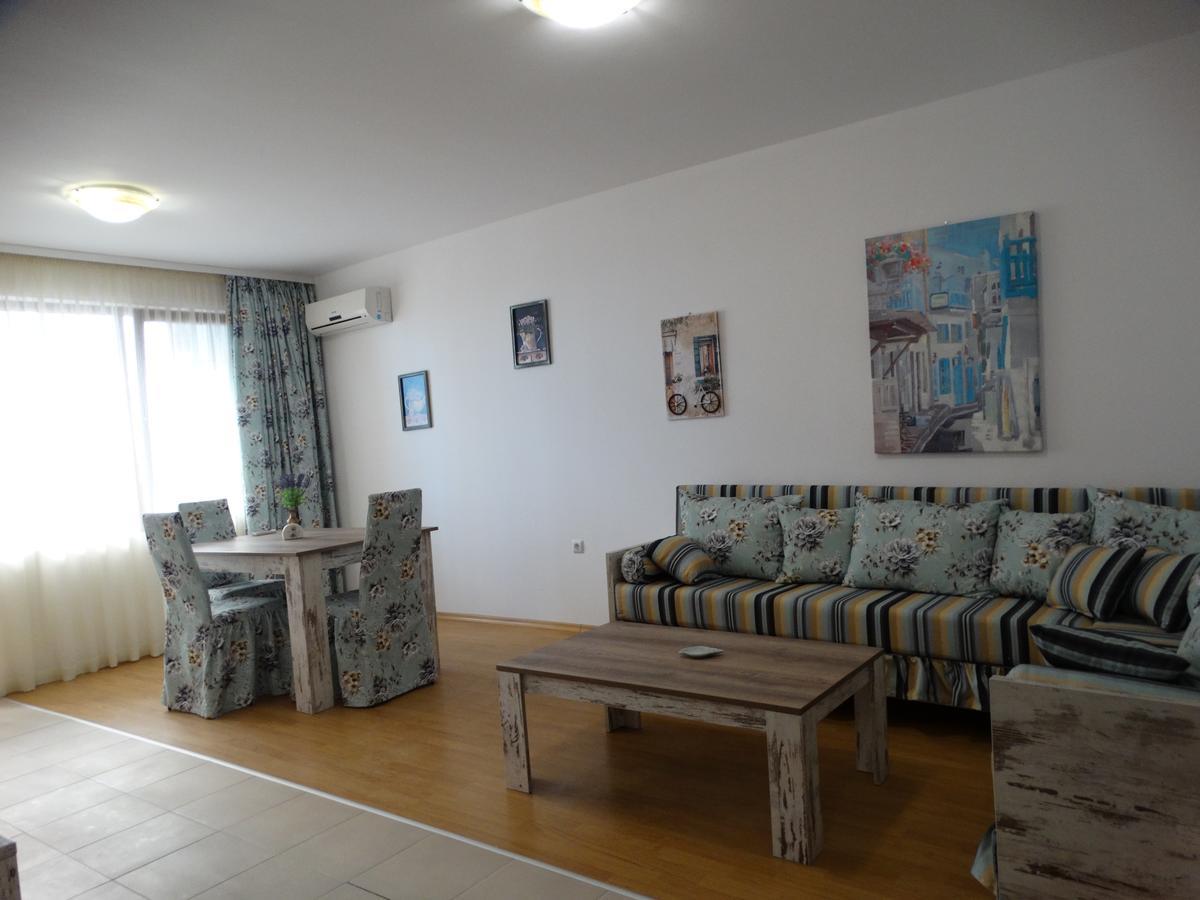 Lora Boutique Apartment Pomorie Ngoại thất bức ảnh