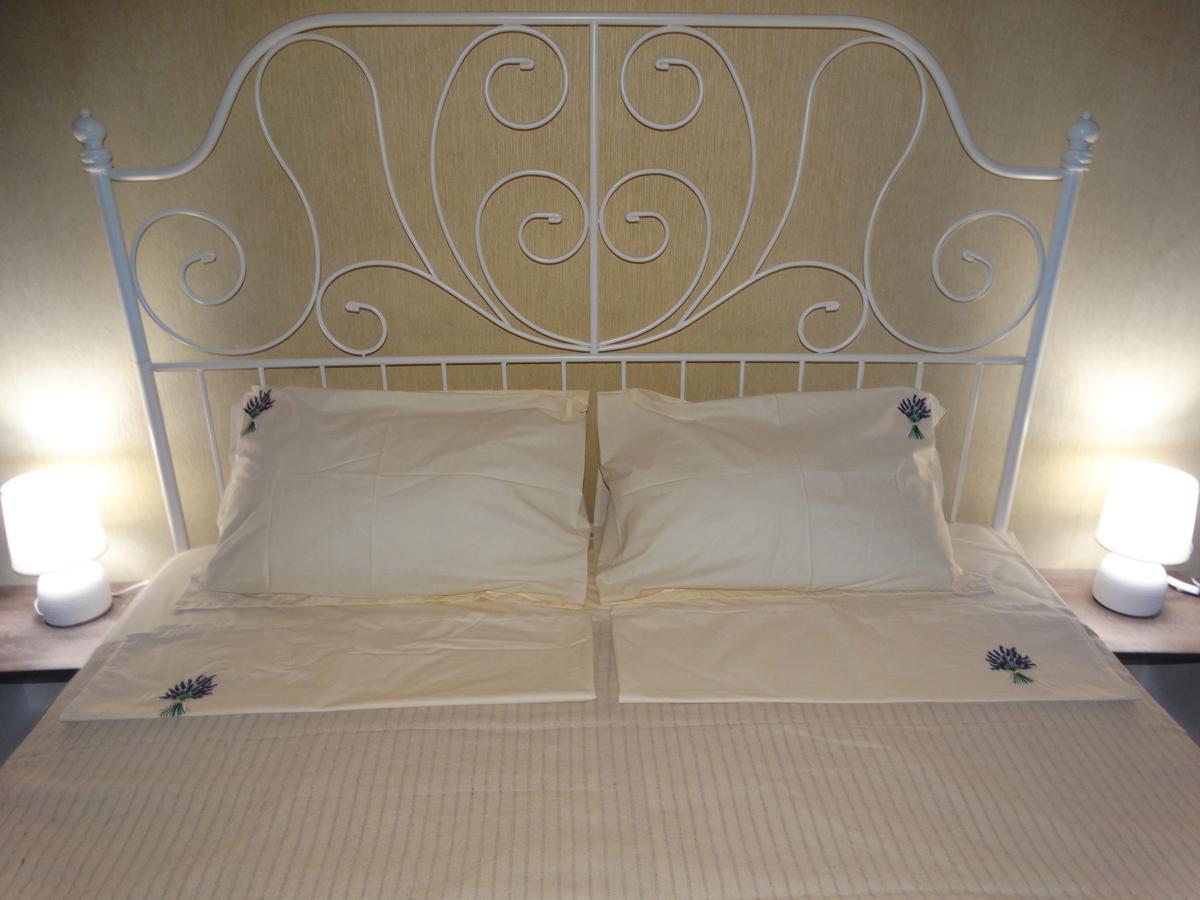Lora Boutique Apartment Pomorie Ngoại thất bức ảnh